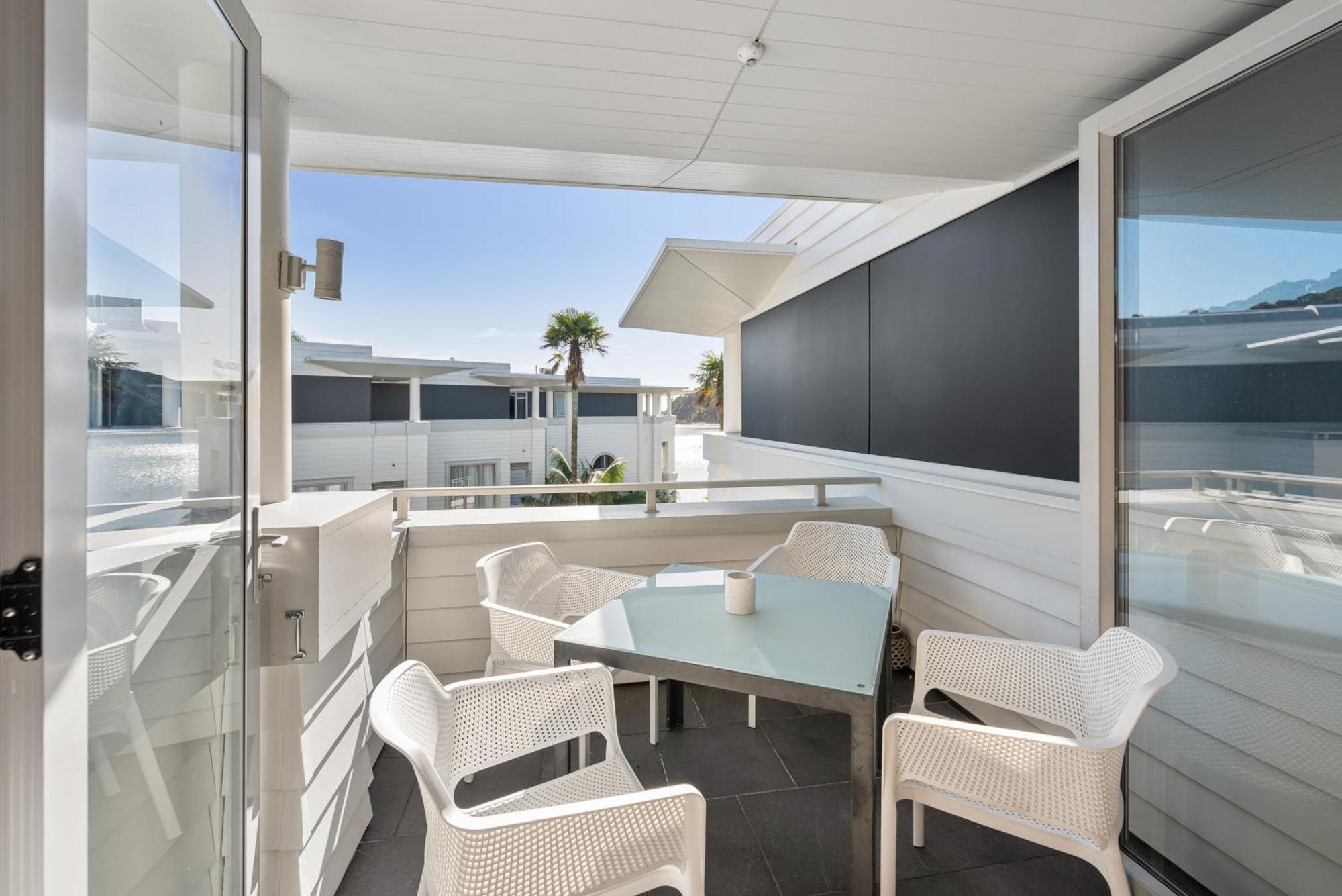 Paihia 2 Bedroom Apartment With Pool ภายนอก รูปภาพ